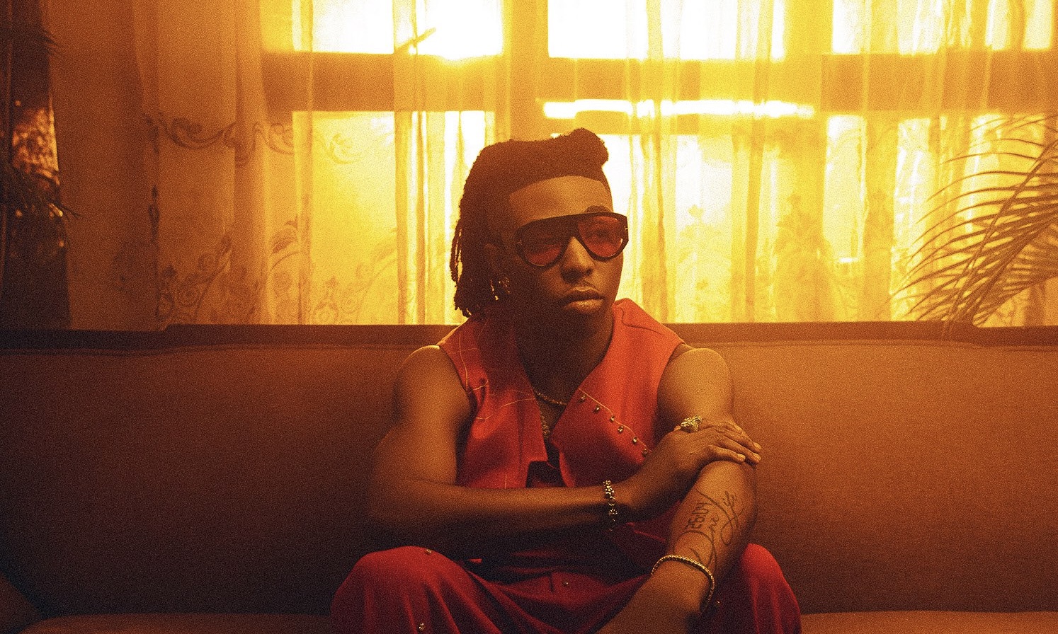 fola:%20Spotify%20RADAR%20Africa's%20Electrifying%20New%20Voice%20Blending%20Afro-Pop%20and%20Soul